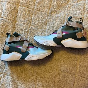 Women’s Nike Huarache